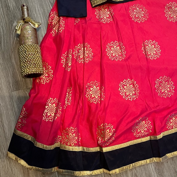 COPY - Beautiful Indian Lehenga - Picture 2 of 3
